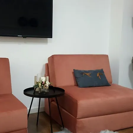 Traveler's Place At Centre * تيرانا