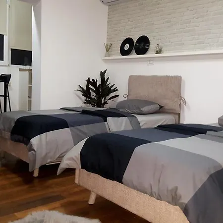 Traveler's Place At Centre Appartement Tirana