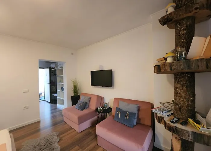 Traveler's Place At Centre Tirana