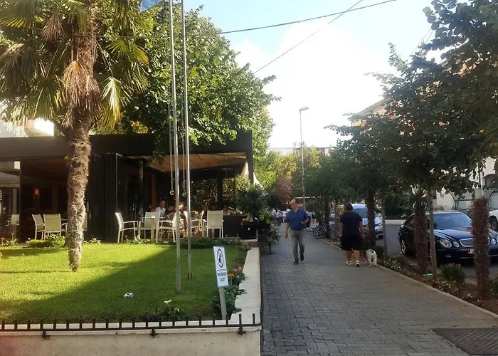 Traveler's Place At Centre Апартаменты *